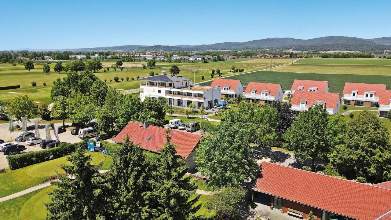 Bachhof Resort Hotel Kirchroth Exteriör bild