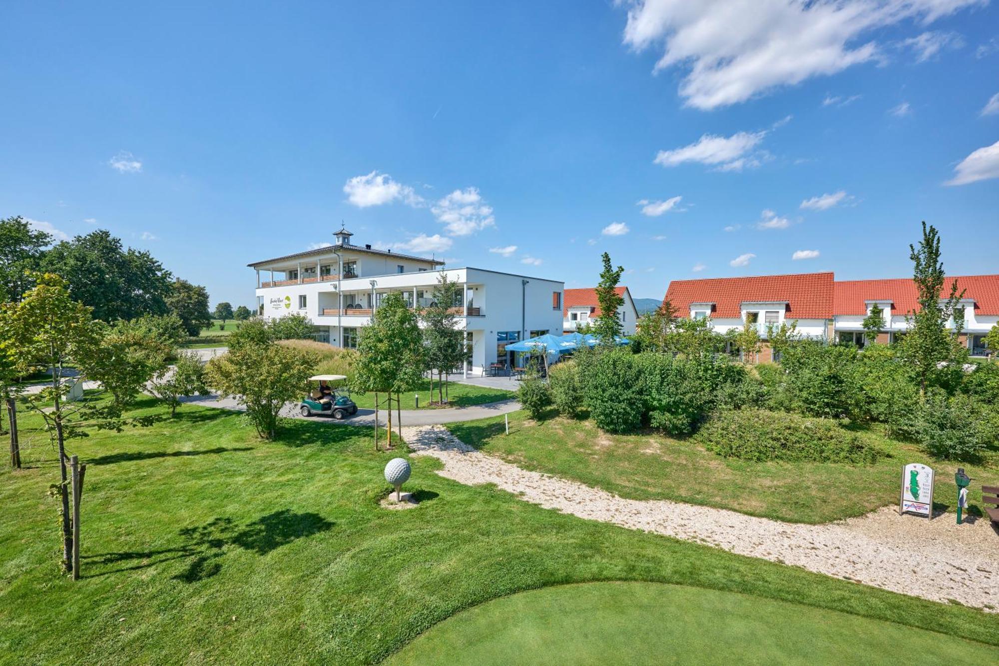 Bachhof Resort Hotel Kirchroth Exteriör bild